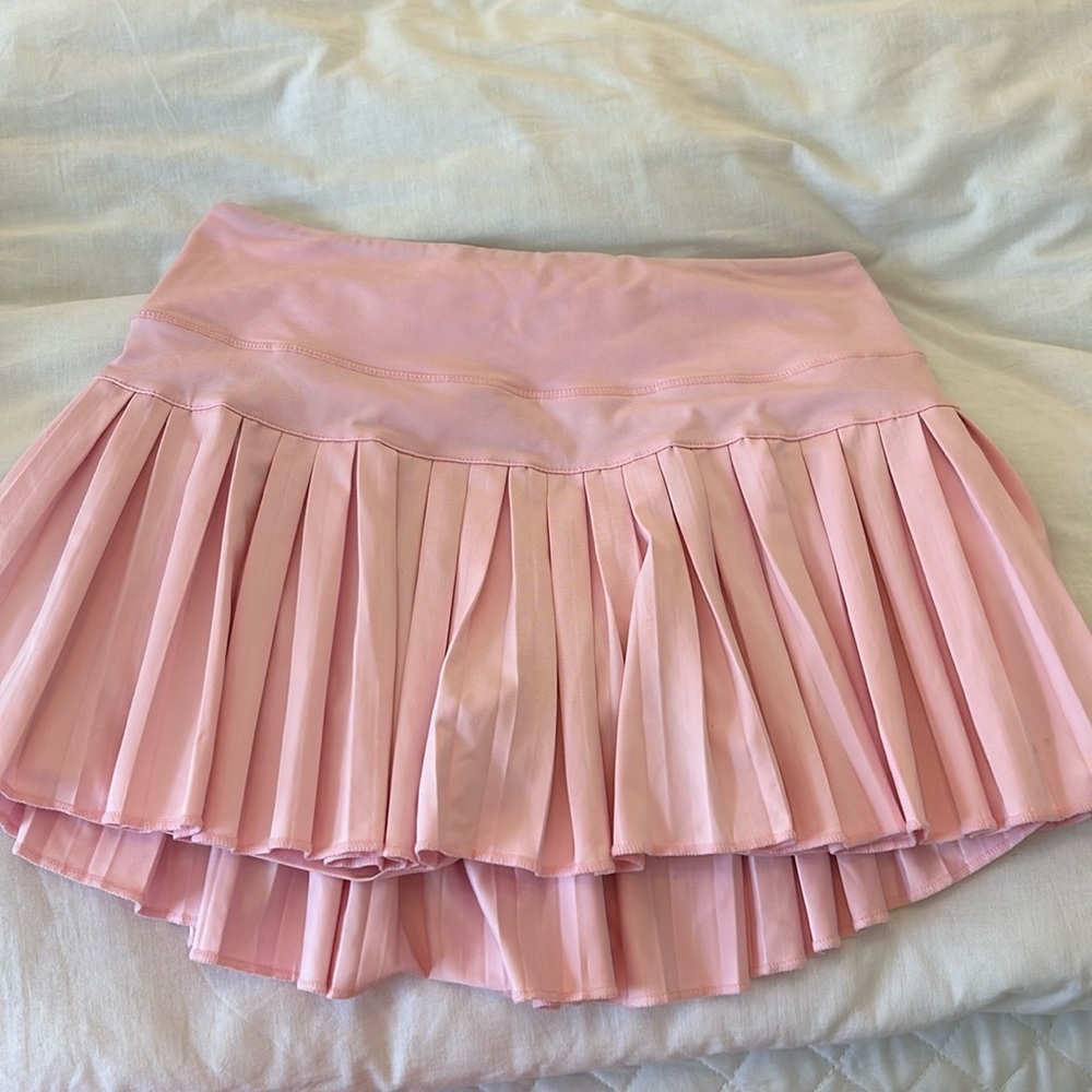 Gold hinge skirt